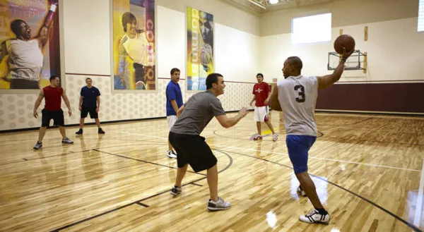 oes La Fitness Have Basketball Courts