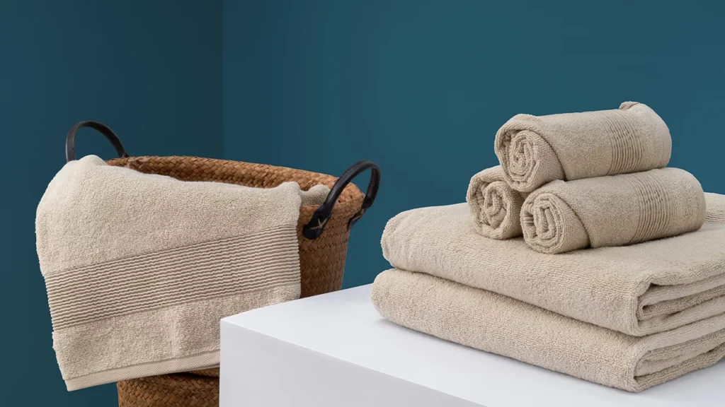 🧼 What Kind of Towels Are Used?